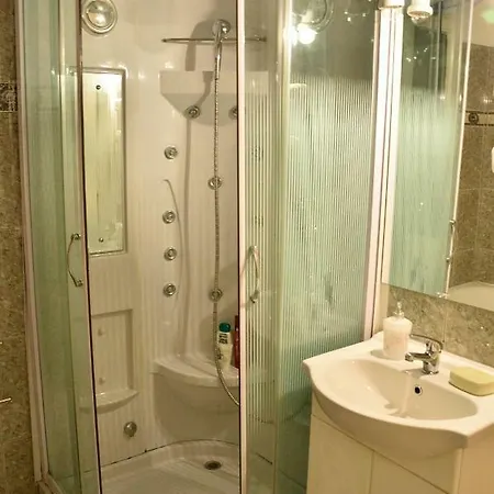 Appartamento Perfect Location Spacious 4 Bedroom Flat For 11 Guests *