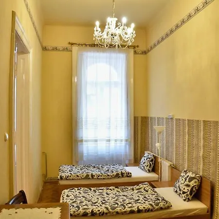 Appartamento Perfect Location Spacious 4 Bedroom Flat For 11 Guests Budapest
