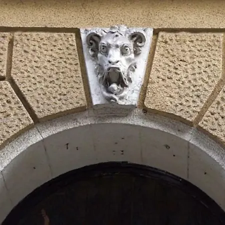 Appartamento Perfect Location Spacious 4 Bedroom Flat For 11 Guests Budapest